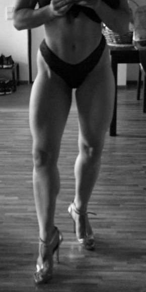 FitEmpress's tweet photo. Do not approach ME if you intend to waste MY time!Now open your wallet and pay pay!DM ME on how to! #legsworship #muscleworship #musculargoddess #slaveformuscle #findom #walletdrain #kneelandpay https://t.co/ly2JFFTqy4