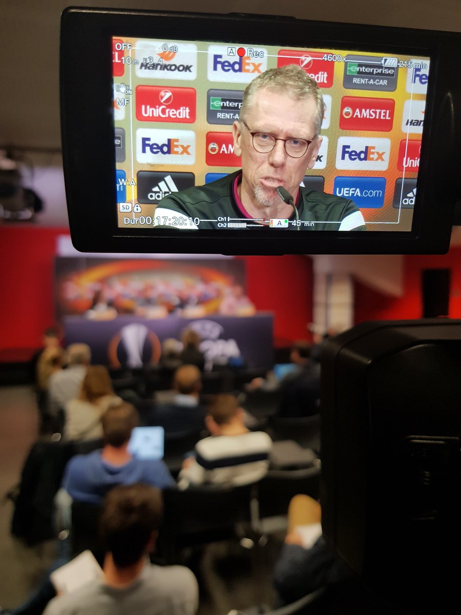 Wir bekommen 18 Spieler zusammen sagt #Stöger vor dem Spiel des #effzeh gegen #Arsenal. 
#Euroleague #Verletzungspech