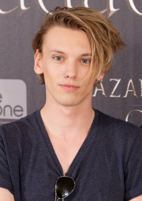 Happy 29th Birthday to Jamie Campbell Bower ( He played young Gellert Grindelwald in Harry Potter. 