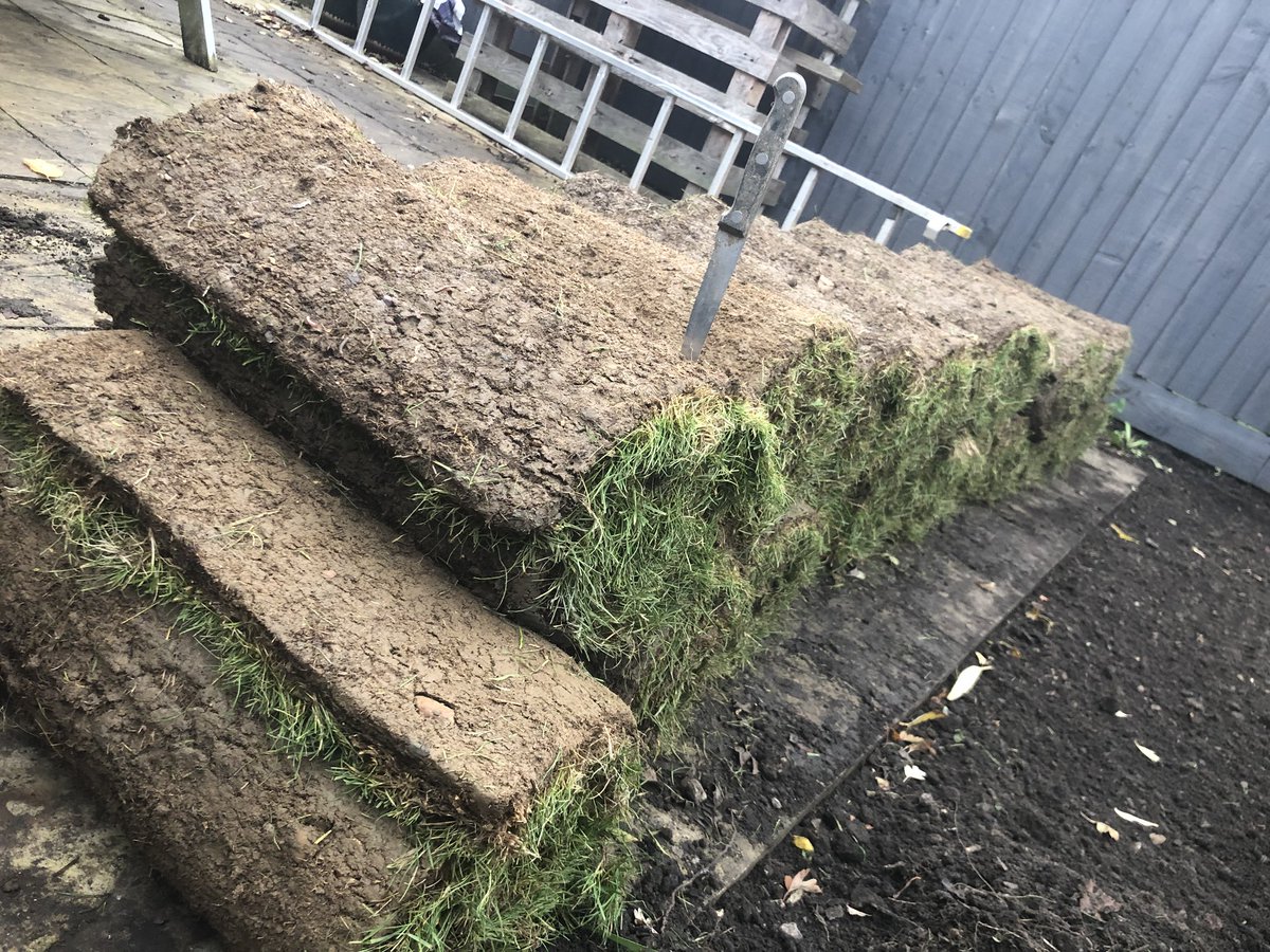 MaslinJonesLtd's tweet photo. Normally a steak knife means a tasty feast ahead, this one means turf laying after lunch! #Maslinjones #Northampton #turf #steakknife #garden #turflaying #lunch #landscaping #transforming #topsoil https://t.co/3l7oLb1B3W