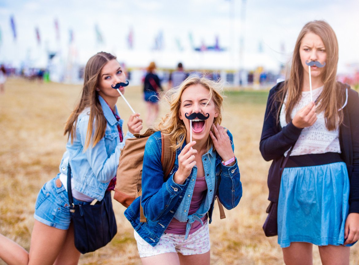 ¿Cómo evitar que se hagan pasar por ellos en Internet? ¿Es fácil crear un perfil falso en las redes sociales? is4k.es/blog/cuando-lo…