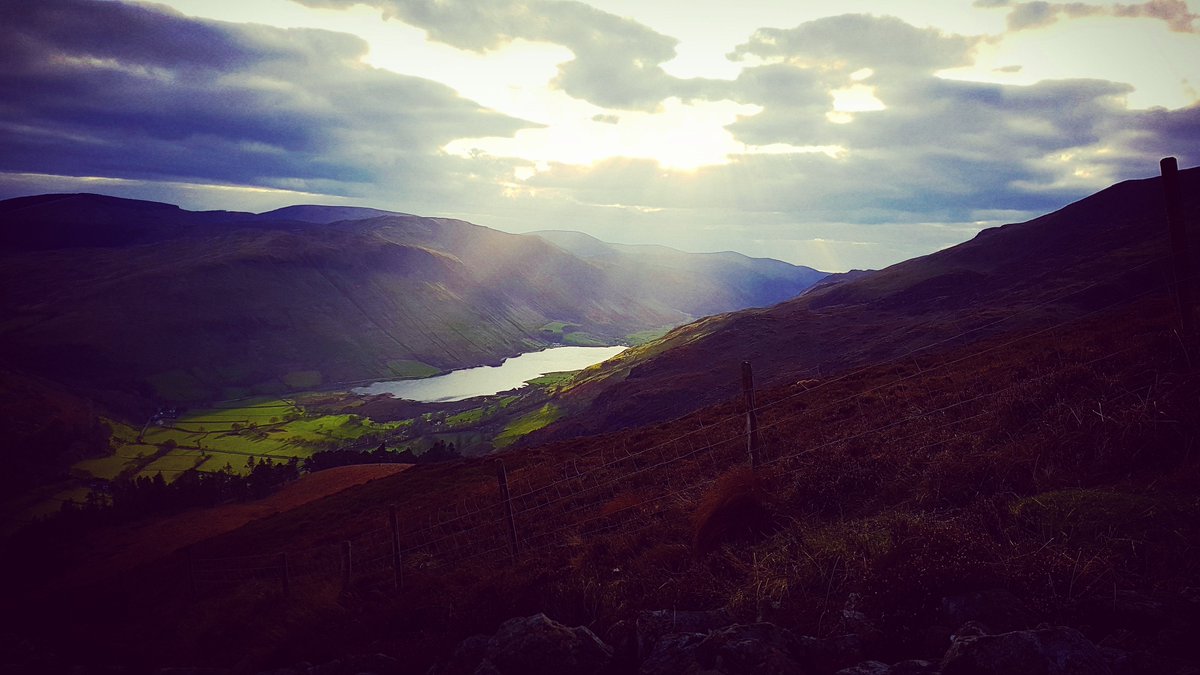 sutton_kez's tweet photo. @PhoebeRSmith another great adventure from #wildernessweekends #cadaridris #poetryandmadness https://t.co/DWq9SRSsN3