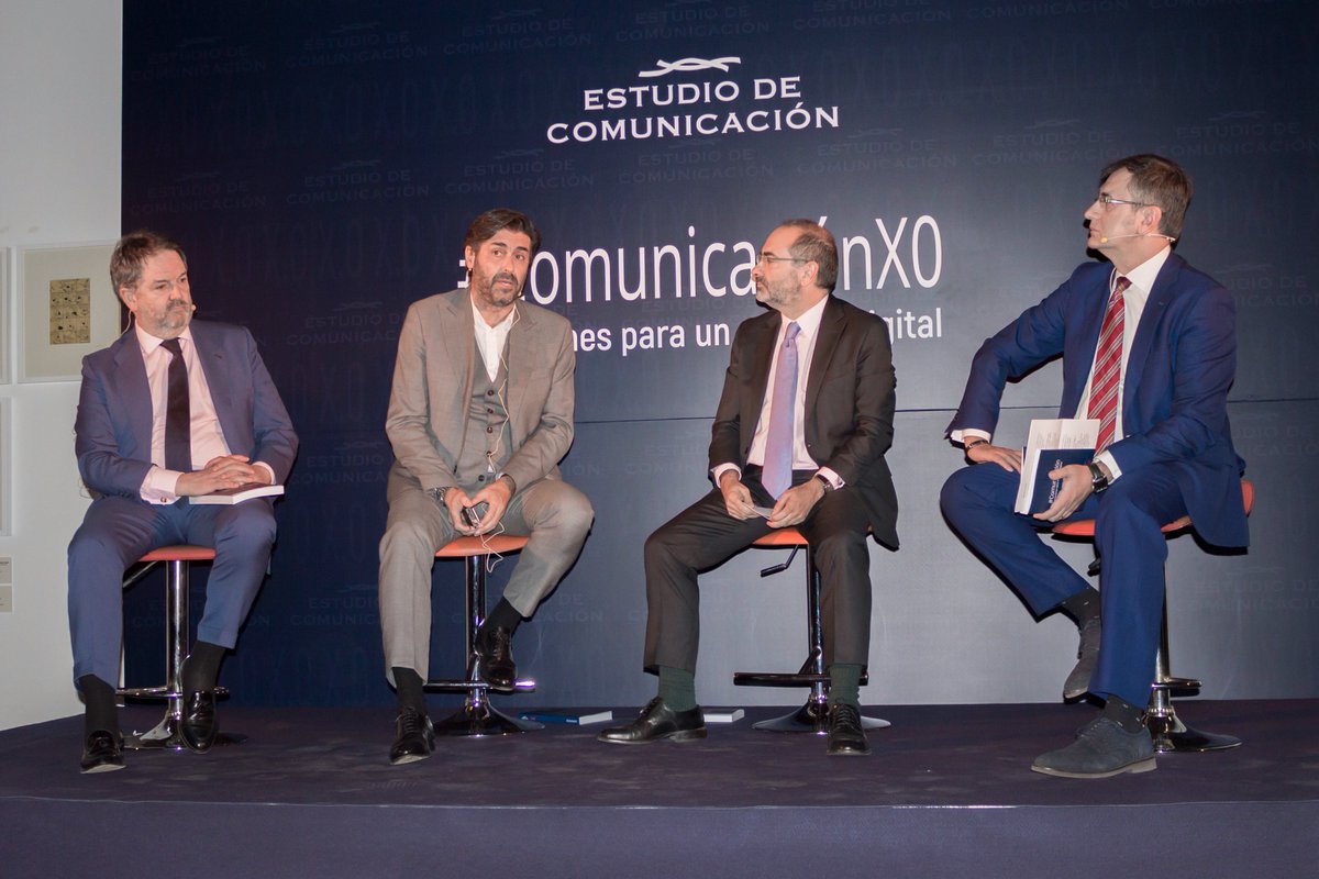 BBerceruelo's tweet photo. Ayer presentamos, con muchos amigos que nos acompañaron, nuestro nuevo libro "#Comunicacion, soluciones para un mundo digital" en el @MuseoABC. Esperamos que #ComunicaciónX0 ayude a nuestros clientes y directivos de empresas a gestionar su presencia y la de sus marcas en la Red https://t.co/3Onf12Clxg