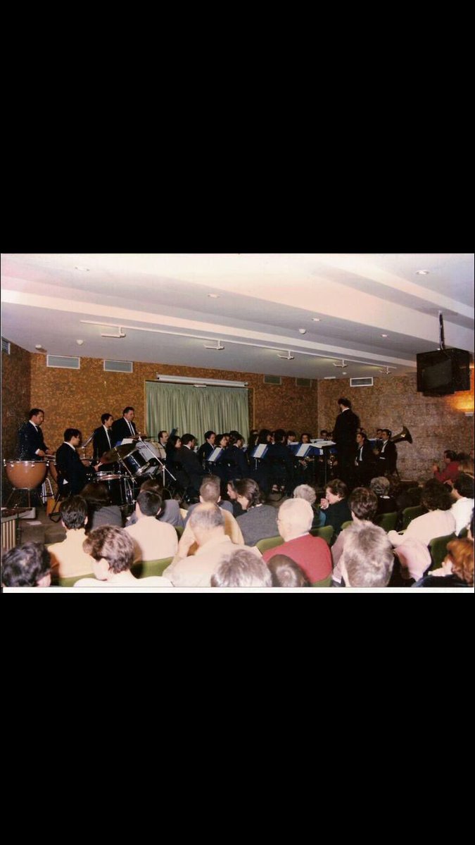 illadebenidorm's tweet photo. En este día de #SantaCecilia 😇, la patrona de los #musicos 🎼 queremos compartir estas fotos de hace nada más y nada menos que 2️⃣0️⃣ años. 

¡Continuamos con las mismas ganas de seguir haciendo nuestra #música! https://t.co/dm4zfyqATm