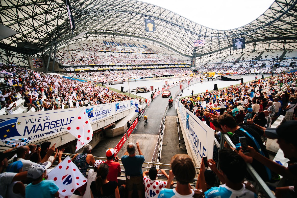 TheCycleBot's tweet photo. 🏆 #TDF2017AWARDS - FANS 🏆 
📍 orangevelodrome - 🇫🇷 
RT pour voter pour cette photo / RT to vote for this picture https://t.co/S1GCL43qkw
