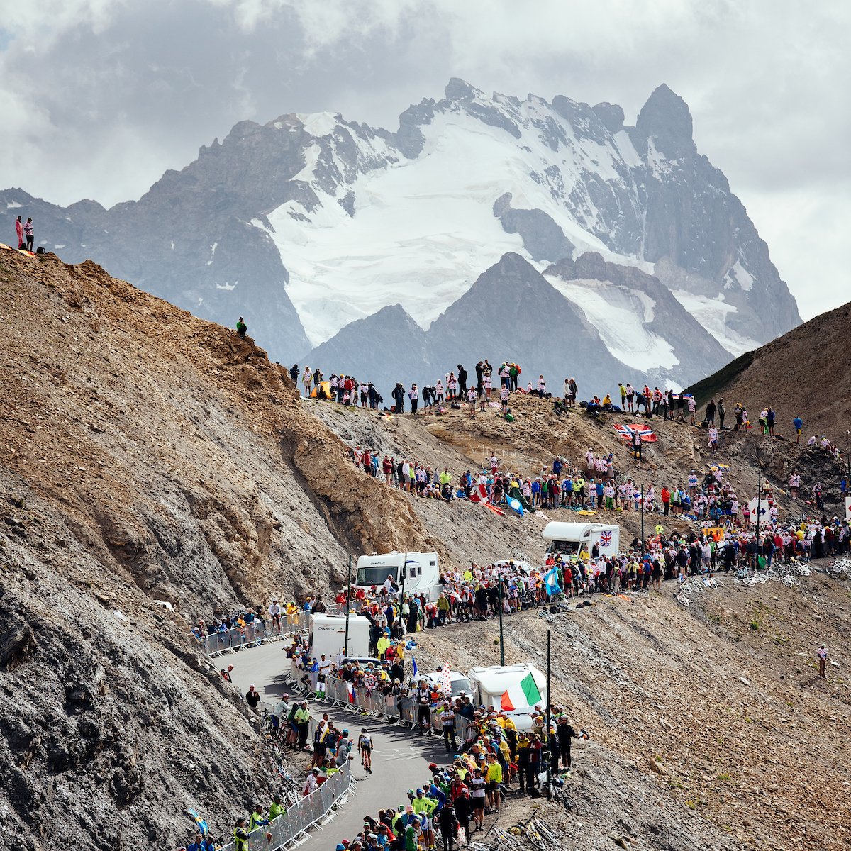 LeTour's tweet photo. 🏆 #TDF2017AWARDS - FANS 🏆 
📍 Galibier - 🇫🇷
RT pour voter pour cette photo / RT to vote for this picture https://t.co/hwnBFtZZNE