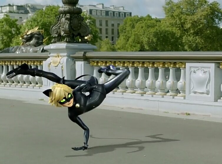 ladybugspain's tweet photo. Videoclip de #MiraculousLadybug de @LouMusiqueOff @LenniKim 
Yt: https://t.co/n1OJKZyLaR https://t.co/HsA3NOI0iy