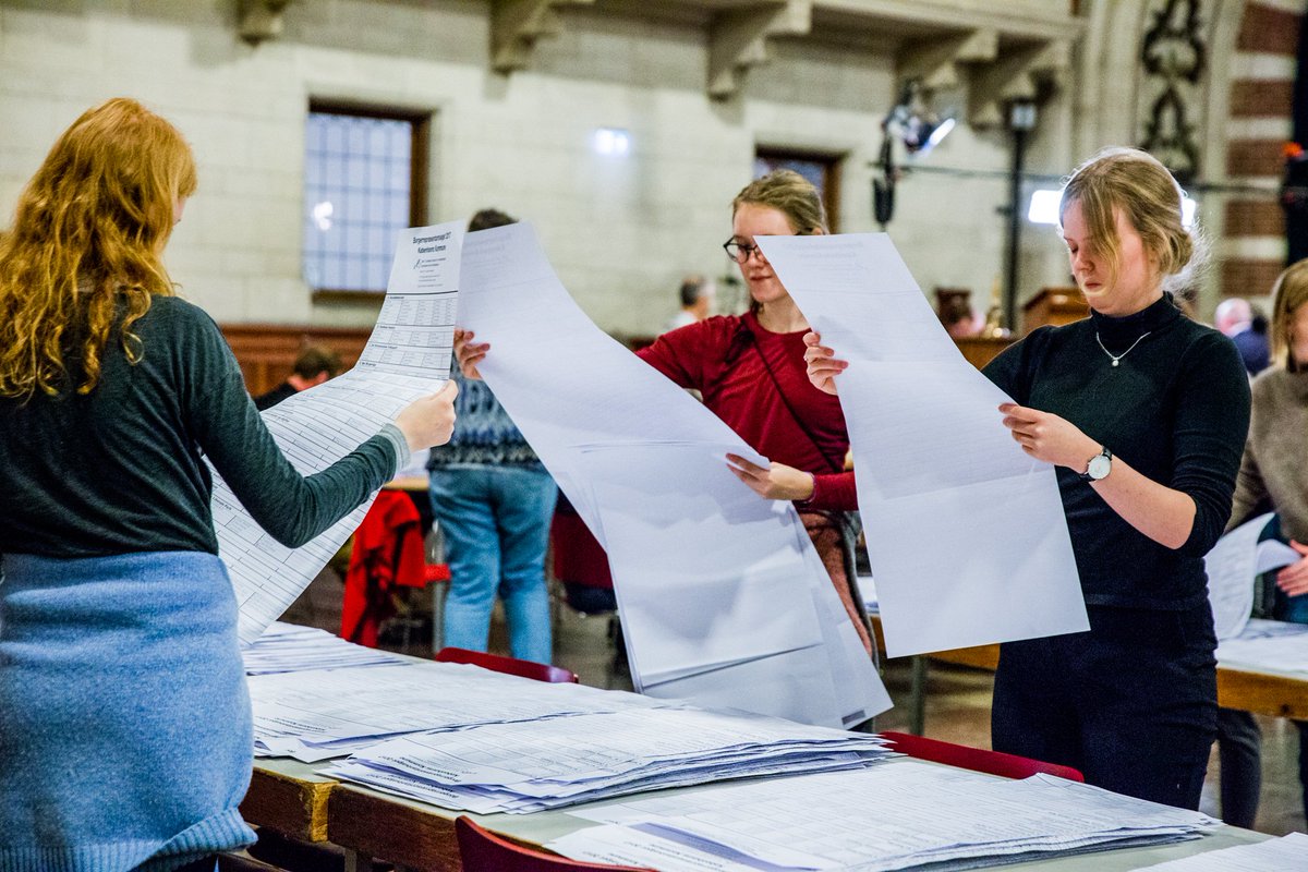 murmurdk's tweet photo. The Danish People’s Party wanted voters to vote Danish. And they did. They just didn’t vote for DF.

Here’s a brief rundown of the results from last night’s election, in which Danes sided with the Left. #kv17 #rv17 

https://t.co/aF5F9anpNh https://t.co/4LNgbUNZWs