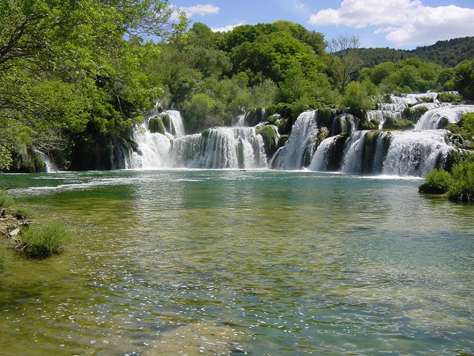 vennturcom's tweet photo. Split, the city that is both sea port of the Dalmatian Coast and also starting point for fascinating experiences in its unique nature. Picture these suggestions you will find at https://t.co/MMkZp7R4sC ... https://t.co/6kX1YL5coz