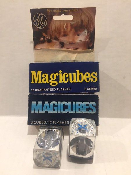 map2271's tweet photo. 5 Flashbulbs - GE & Sylvania Blue Dot #Magicubes for X-Pattern Camera #oldschool #cameras #photography only on @eBay https://t.co/jMxaUb1eBO https://t.co/CqOPkHnZ8x