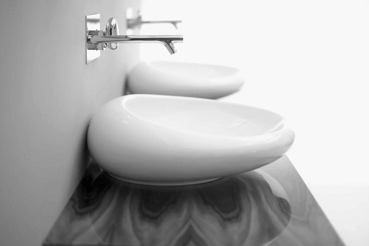 TPattonLtd's tweet photo. We love these pebble basins from @VitrAUK the perfect way to make a statement #inspirationalbathroom #pebblebasin #statementbathroom https://t.co/AiHQNNBqvH