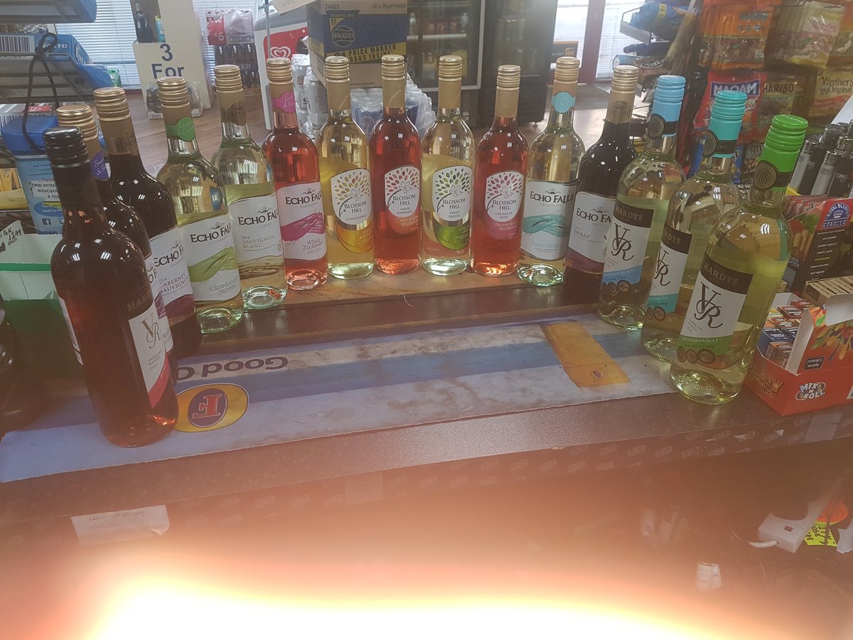 the_bottle_shop's tweet photo. Jazzy special offer Hardy's VR any variety 2 bottles @ £11.50 and any blossom hill variety chardonnay white zinfandel pinot grigo Grenache rose any 2 bottles @ £11.50 or £5.99 each come and see jazzy for discounted products https://t.co/sXWOKSGacu
