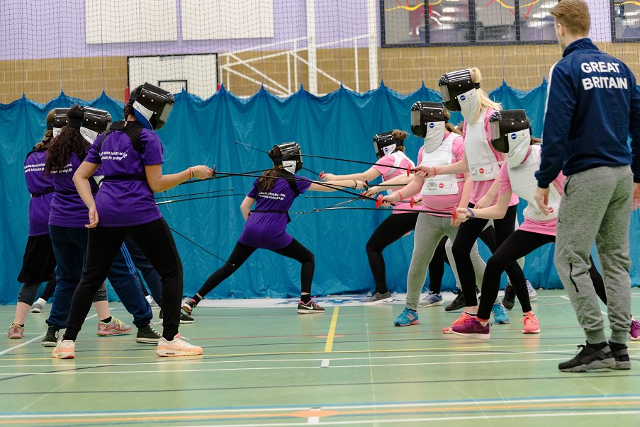 Womeninsport_uk's tweet photo. Satisfaction with body image for girls declines with age. One in four are unhappy with their body image at 11-13 years and this figure increases to one in three by the time they reach 14-16 years. @YouthSportTrust #GirlsActive https://t.co/9eKWYRJ7k5