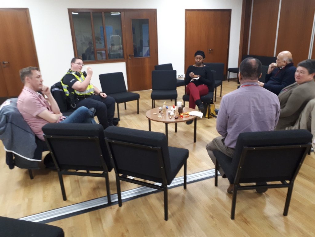 rjimidlands's tweet photo. #RJweek Stakeholders catching up after the #RJ circle dialogue. Interesting discussions on RJ circle https://t.co/KO7jb1UzDb