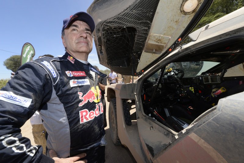 TotalEnergiesAR's tweet photo. #Dakar2018 #TeamPeugeotTOTAL 💪💯
Peugeot 3008DKR Maxi 🦁
3️⃣0️⃣0️⃣@s_peterhansel 🇫🇷
3️⃣0️⃣3️⃣@CSainz_oficial 🇪🇸
3️⃣0️⃣6️⃣@SebastienLoeb 🇫🇷
3️⃣0️⃣8️⃣@cyrildespres 🇫🇷
¿Repetirá victoria el #DreamTeam? #SiyNodeTOTAL
RT: #SíTOTAL
Comenta: #NoTOTAL https://t.co/UB77ba7kWw