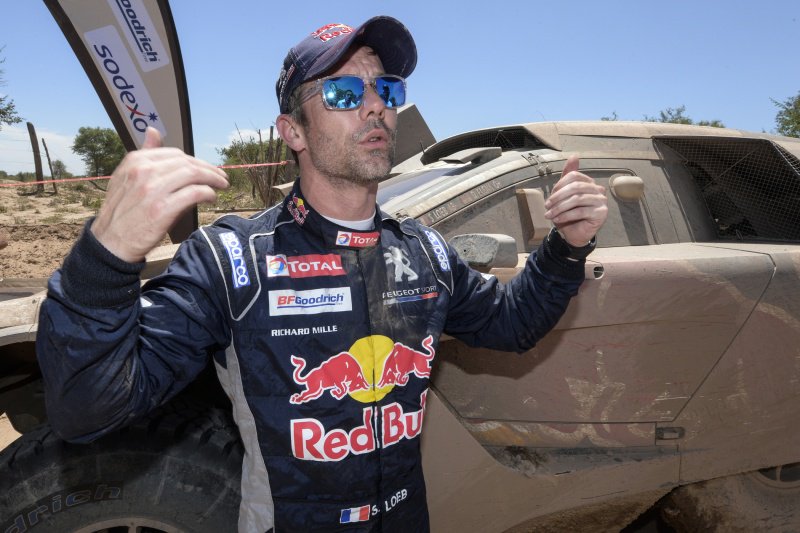 TotalEnergiesAR's tweet photo. #Dakar2018 #TeamPeugeotTOTAL 💪💯
Peugeot 3008DKR Maxi 🦁
3️⃣0️⃣0️⃣@s_peterhansel 🇫🇷
3️⃣0️⃣3️⃣@CSainz_oficial 🇪🇸
3️⃣0️⃣6️⃣@SebastienLoeb 🇫🇷
3️⃣0️⃣8️⃣@cyrildespres 🇫🇷
¿Repetirá victoria el #DreamTeam? #SiyNodeTOTAL
RT: #SíTOTAL
Comenta: #NoTOTAL https://t.co/UB77ba7kWw