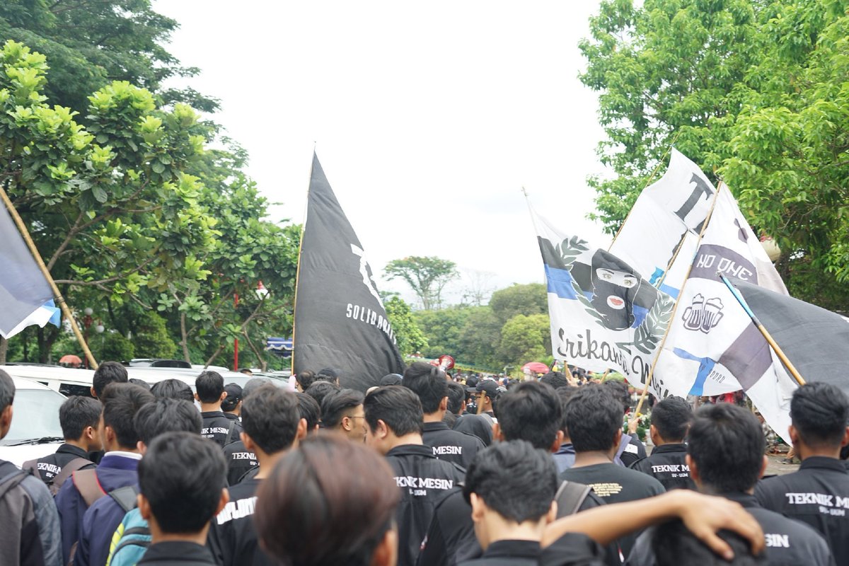 #DTMISNUMBERONE tweet media