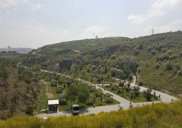 #Ankara da vatandaşlarımız, kurduğumuz Mesire Yeri ve Şehir Ormanlarıyla doğayla iç içe,

7 adet Şehir Ormanı, 17 adet Mesire yeri kurduk… 

#YatirimBaskentiAnkara