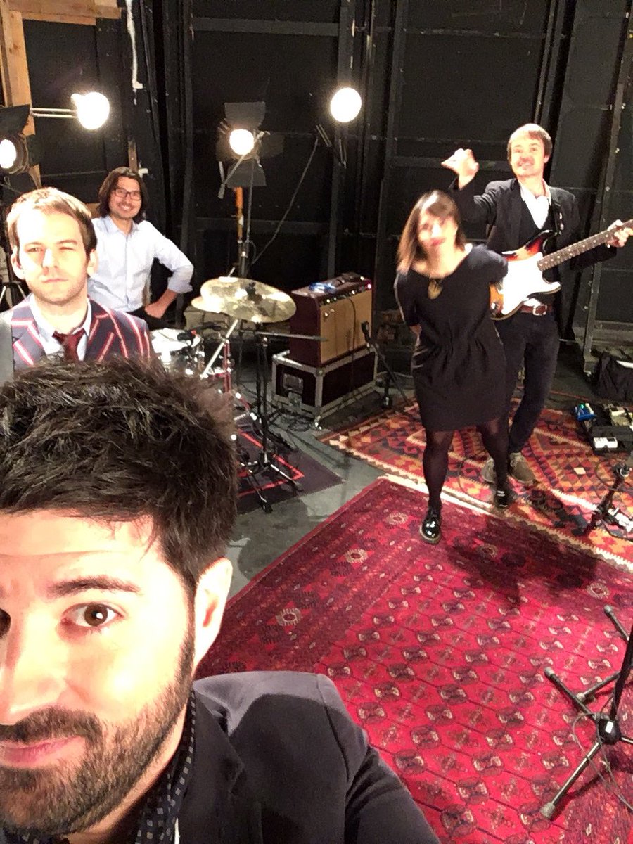 laurenstuartoff's tweet photo. C’est parti 8-) #live #laurenstuart #themonkberrymoonorchestra #lebackstage #france3 https://t.co/41HIeDXeoy