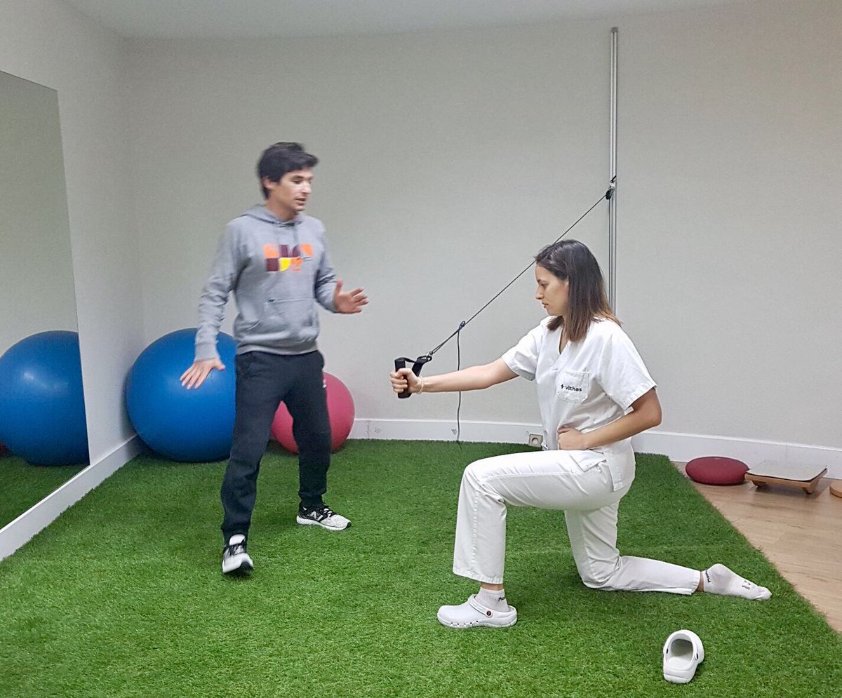 primfisio's tweet photo. El Hospital #Vithas Nuestra Señora de Fátima de Vigo incorpora nuestra polea inercial para trabajo excéntrico #PrimConic. Ayer estuvimos con Ramón Lago de @InercialRSP, formando a los profesionales del Servicio de Fisioterapia del Hospital. Gracias al supervisor Pablo Blanco. https://t.co/5ysbMaVDSk