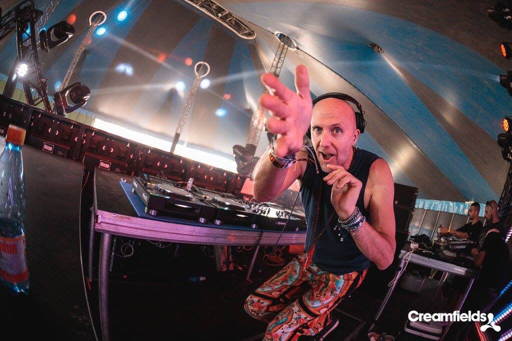 street_machine's tweet photo. Si viviste el #CreamArena a fondo, entonces revisa el álbum de fotos en el Facebook oficial de Creamfields Chile. #CreamfieldsCL https://t.co/2HKIF2TA9f