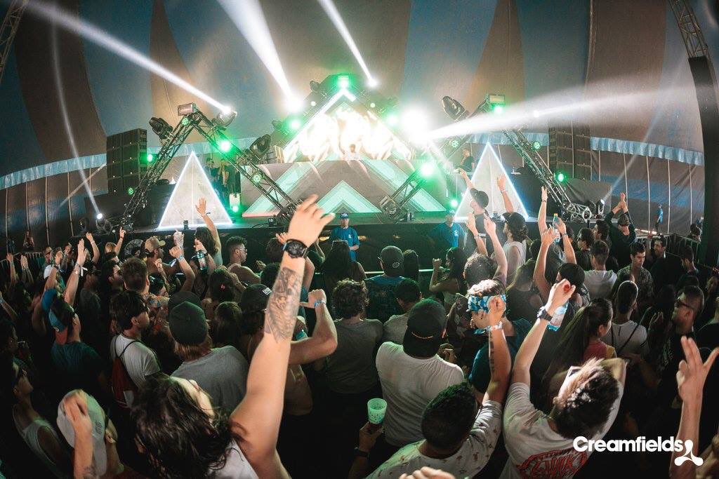 street_machine's tweet photo. Si viviste el #CreamArena a fondo, entonces revisa el álbum de fotos en el Facebook oficial de Creamfields Chile. #CreamfieldsCL https://t.co/2HKIF2TA9f