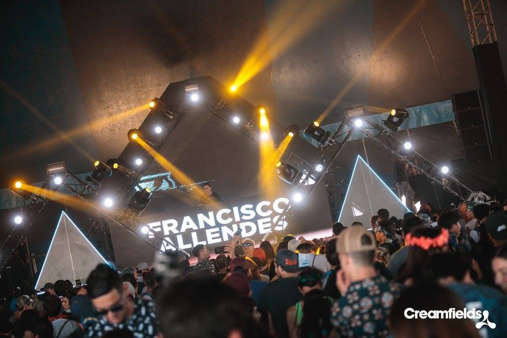 street_machine's tweet photo. Si viviste el #CreamArena a fondo, entonces revisa el álbum de fotos en el Facebook oficial de Creamfields Chile. #CreamfieldsCL https://t.co/2HKIF2TA9f