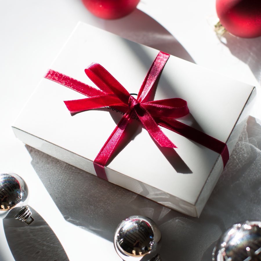 mscocoachocs's tweet image. Christmas is coming 🎄My fresh filled chocolates are also available to pre order for #christmas delivery 🍫🎁 
#chocolate #handmade #artisan #organic #gifts