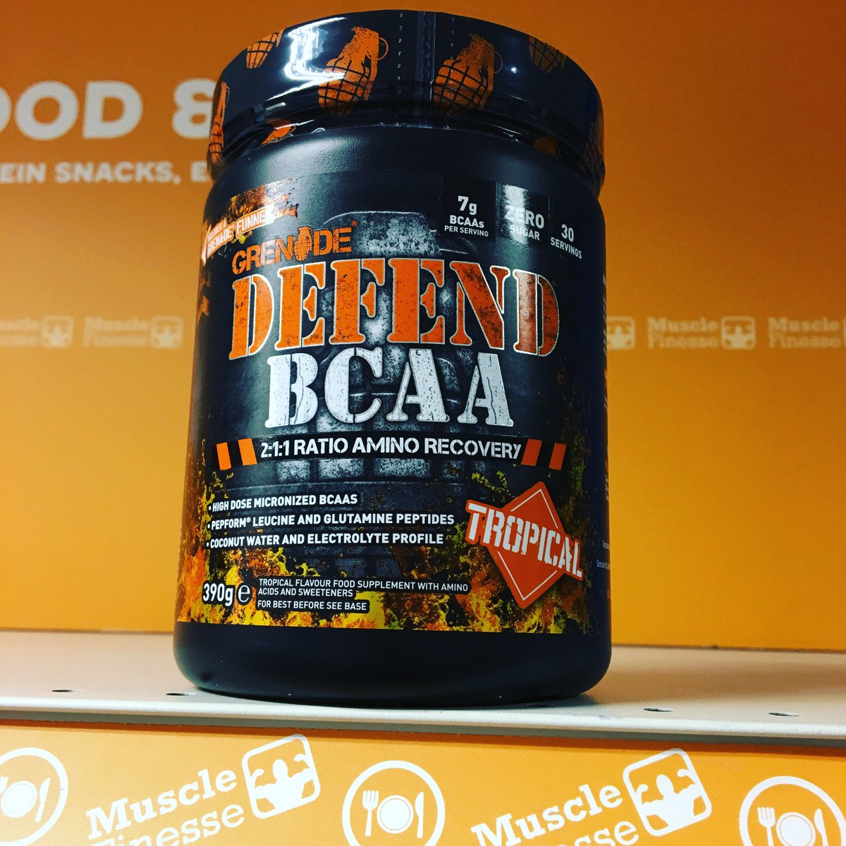 NEW FLAVOUR ALERT!
The Grenade Defend BCAA 390g is now available in TROPICAL! #grenade #aminos #bcaa musclefinesse.com/grenade-defend…