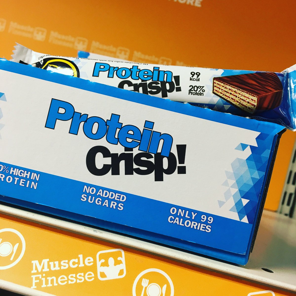 New Product Alert!
Introducing you to...... Slender Chef Protein Crisp!
This low calorie, protein wafer contains only 90Kcal per serving and comes with 24 bars in a box. musclefinesse.com/slender-chef-p… #protein
