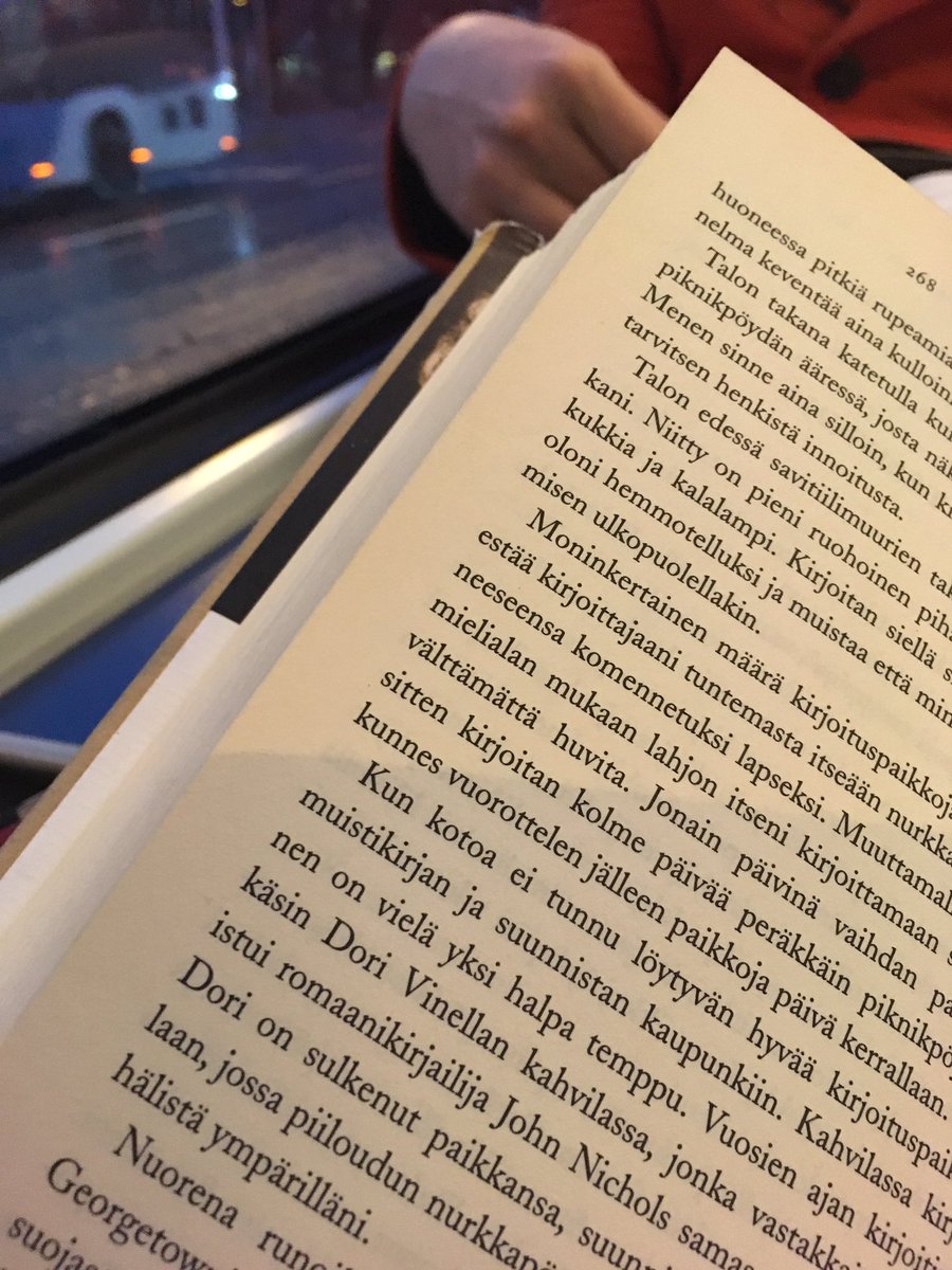 Raitiovaunu on inspiroiva paikka kirjoittaa ja keino huijata itse luovaksi #HSL