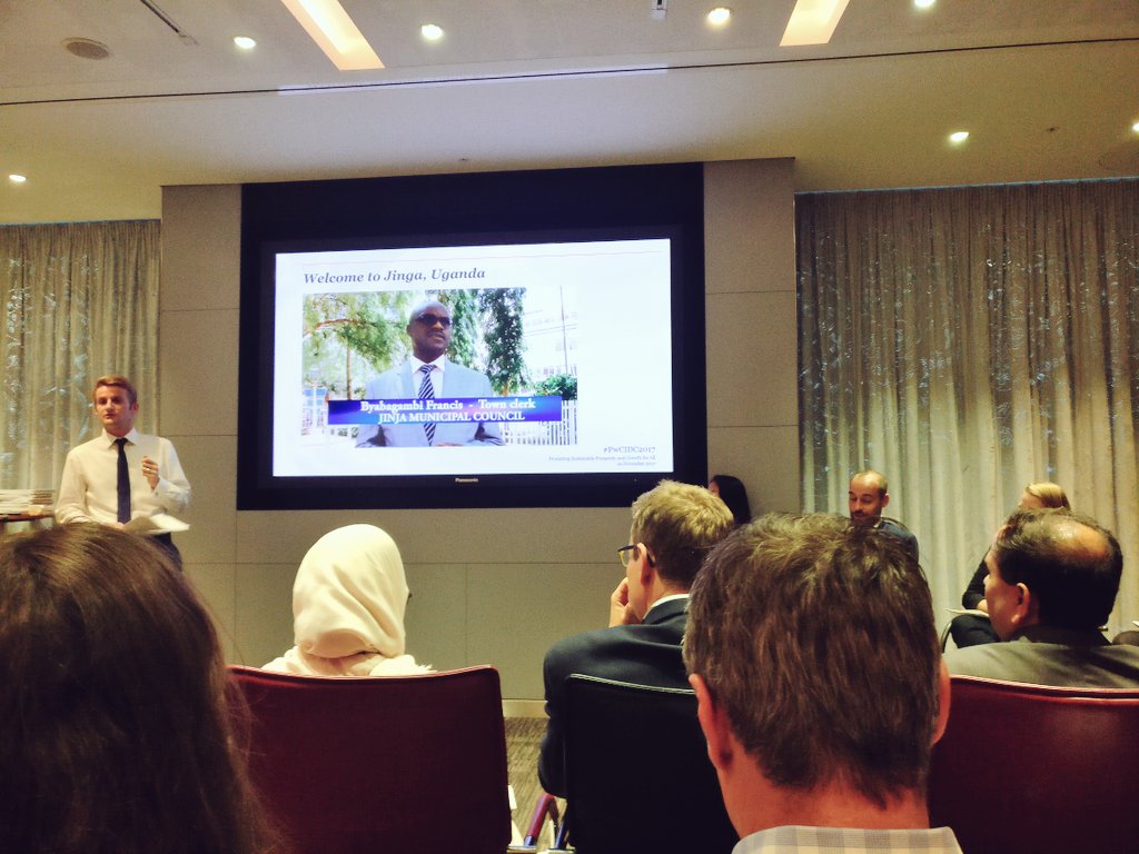 icedfacility's tweet image. #LiveCityHack being run by the @pwc_urban team at #PwCIDC2017, simulating urban challenges &amp;amp; competing priorities faced by city mayors.