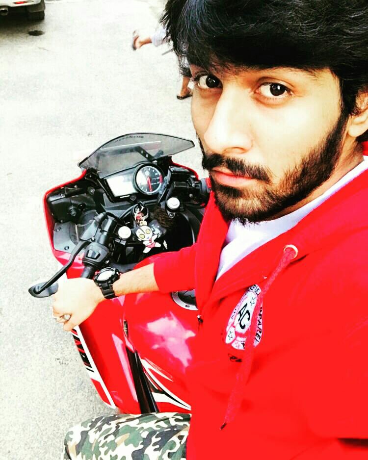 VjPappu1's tweet photo. #shoot_mode 📷 with #R1s 😍 #rideout 🏁▶⏫🎌🚩 https://t.co/jUgt3z2rRU