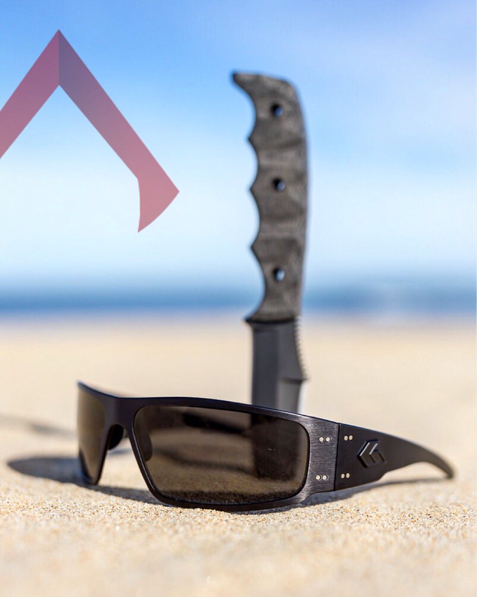 DynamisAlliance's tweet photo. GATORZ AND A DYNAMIS BLADE
@gatorzeyewear and a @dynamisalliance blade is an amazing combo no matter where you are!!! #crusheverything #thewilltofight #dynamisblade #gatorz https://t.co/UphGdehuLa