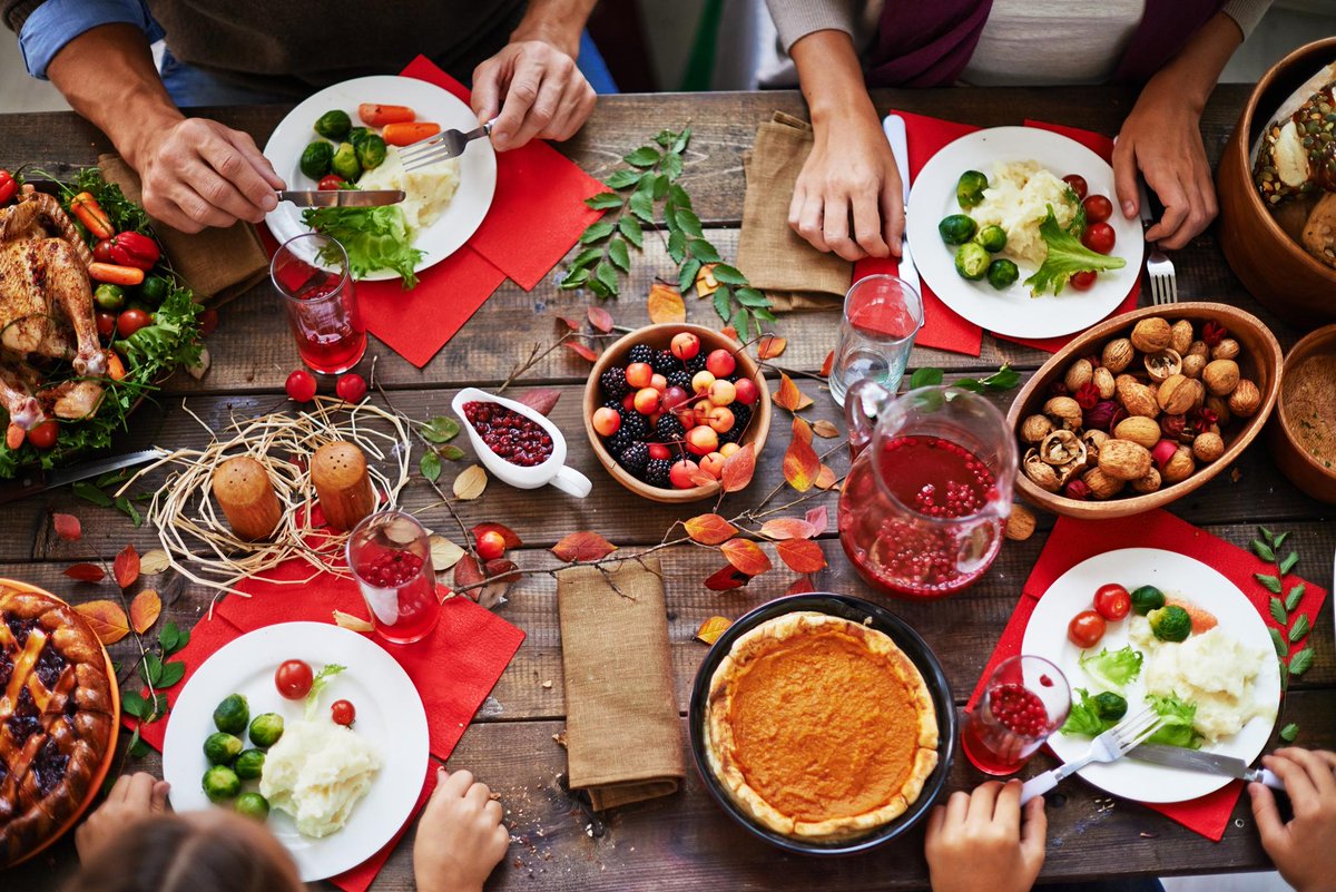 WhirlpoolCorp's tweet image. #ThanksgivingHack: Consider using a flavorful brine for 24 hours before baking. This mixture of water, salt and herbs can infuse your turkey with flavor and moisture. whrcorp.co/0meXks