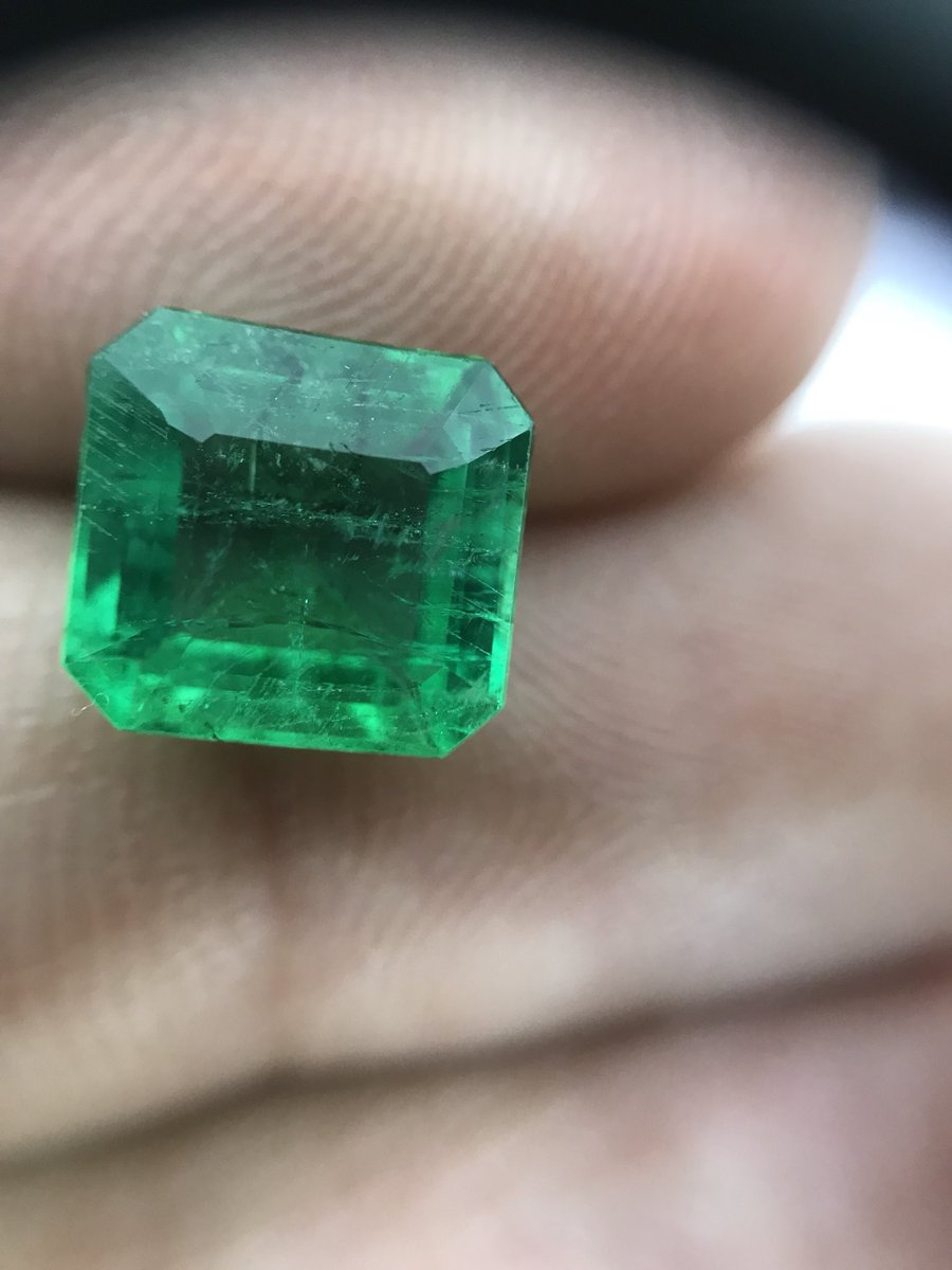 ChordiaJewels's tweet photo. Natural Zambian Emerald Octogoan Beautiful Green colour with Excellent cutting.
#Chordiajewel #Emerald #wholesaleprice #preciousgemstone #octagon #jewelsbychordia #excellentcut https://t.co/X0skUfCYDD