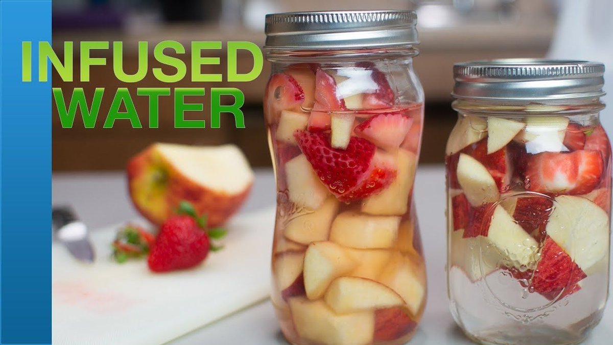 RMDClinicTexas's tweet photo. Do you infuse your own water? Try this variety of apple that contains the least amount of pesticides. #RapperMD https://t.co/343h1I5a7Y https://t.co/sStoxXG02h