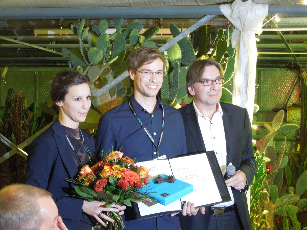 DECHEMA's tweet photo. Herzlichen Glückwunsch an die beiden Gewinner des Prozessanalytik-Award 2017  J. Waclawek und L. Wander @DECHEMA @GDCh @FESTOAG #PAT13 #prozessanalytikaward https://t.co/SrzFF6imWO