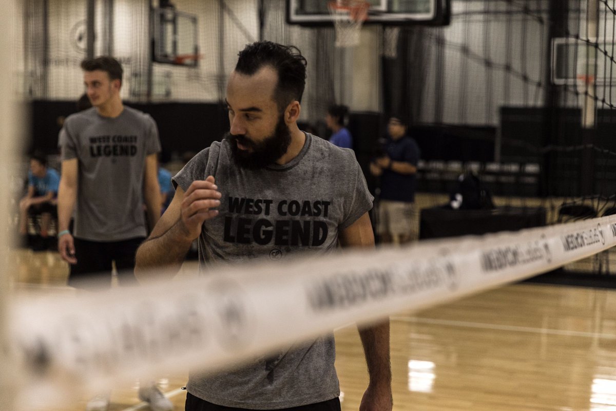 Sahqvb's tweet photo. West Coast Legend Riley McKibbin showing off his setting skills at the exhibition match vs. China in early October. https://t.co/g7mGmeV5KI