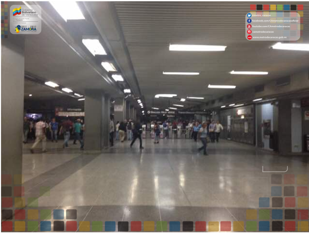 metro_caracas's tweet photo. Recuperadas las luminarias de la estación #CPT (Capitolio) gracias a las inversiones del #GobiernoBolivariano y al esfuerzo de la #ClaseObrera del @metro_caracas activa en el plan #PorAmorAlMetro porque #ElMetroSomosTodos @NicolasMaduro https://t.co/udkRzmjNC2