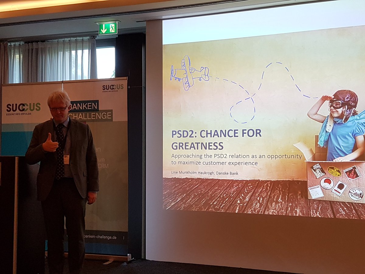 sonja_prodinger's tweet photo. Mein persönlicher Held der #BankenChallenge17 Manfred Richels von @UniCredit_PR, der spontan für die erkrankte Referentin der Danske Bank einspringt. Hut ab und DANKE ❤ https://t.co/5EYGotCEIj