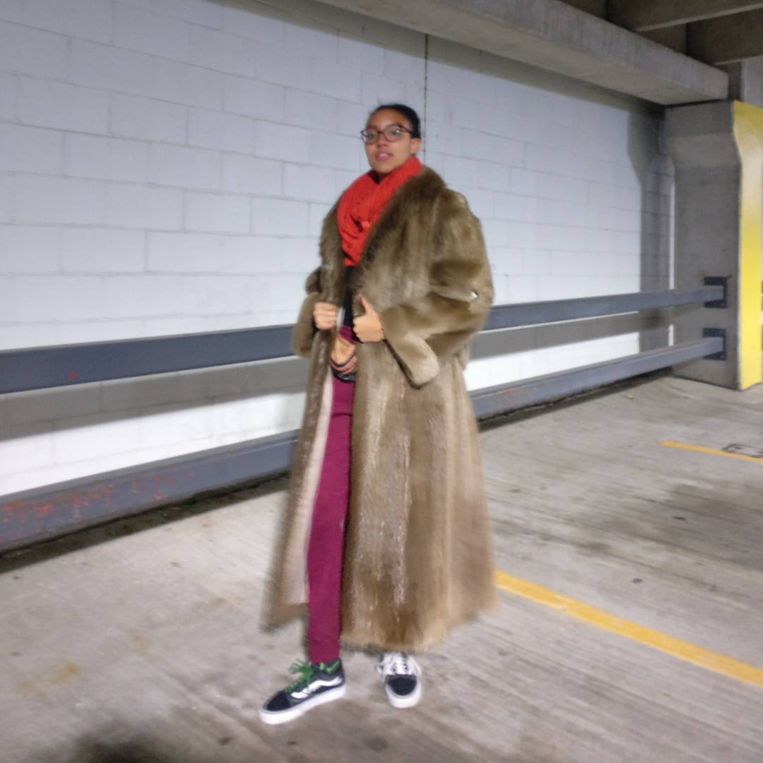 blk_ladybug's tweet photo. Living like the true CAUCASIAN woman I am. ICONIC. https://t.co/0YcpJa4bZd