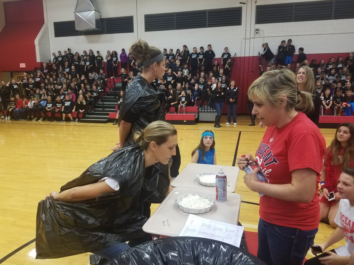 mrsjcoyle44's tweet image. Kreuger defeats Durand in the Pie Eating contest! #thelookofdefeat #pieeatingcontest #almostanythinggoes