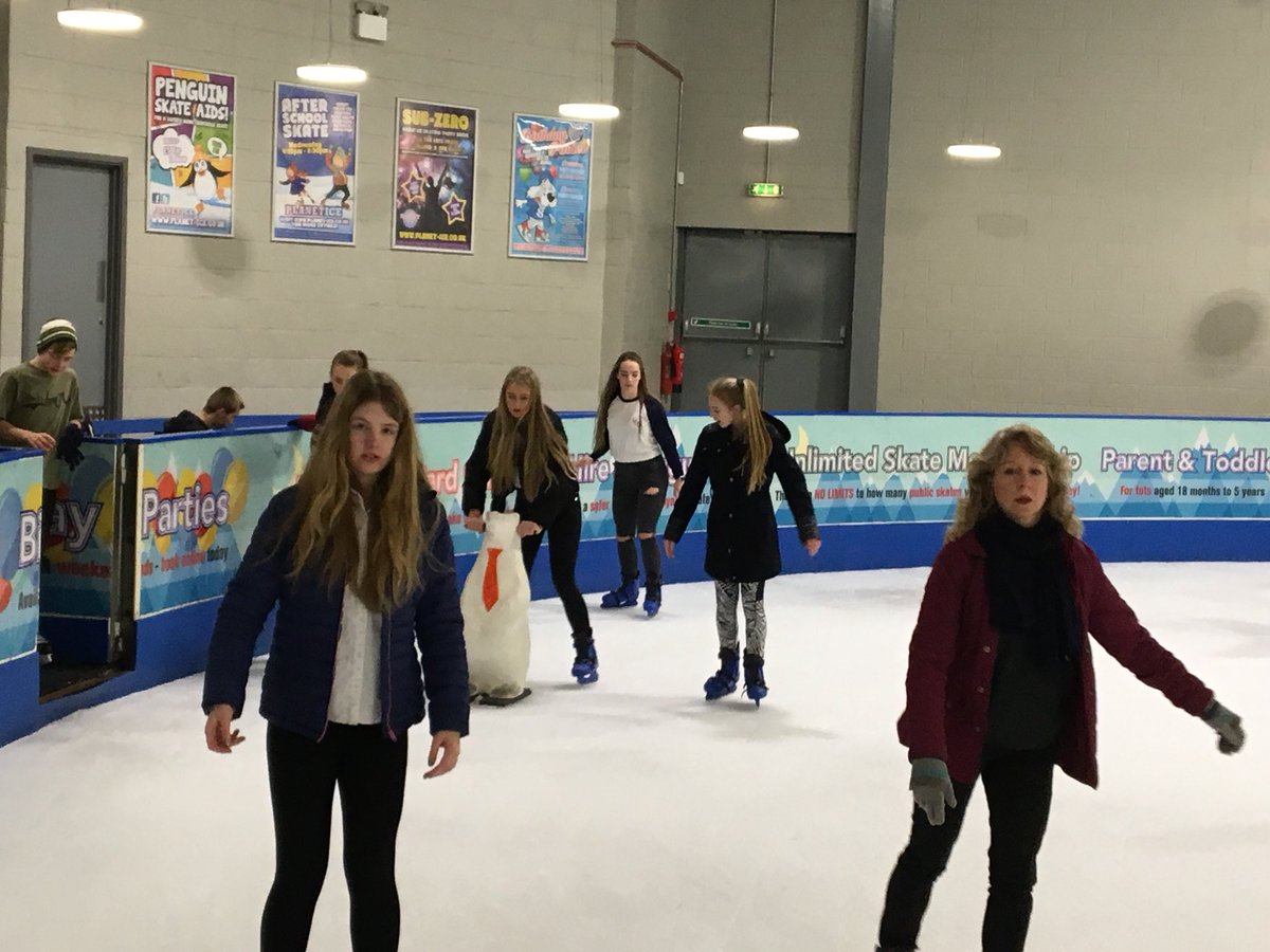 StMarysGXSports's tweet photo. Sixth form enjoying their ice skating trip #IceSkating #SixthFormFun! https://t.co/rMi5m9WyjB