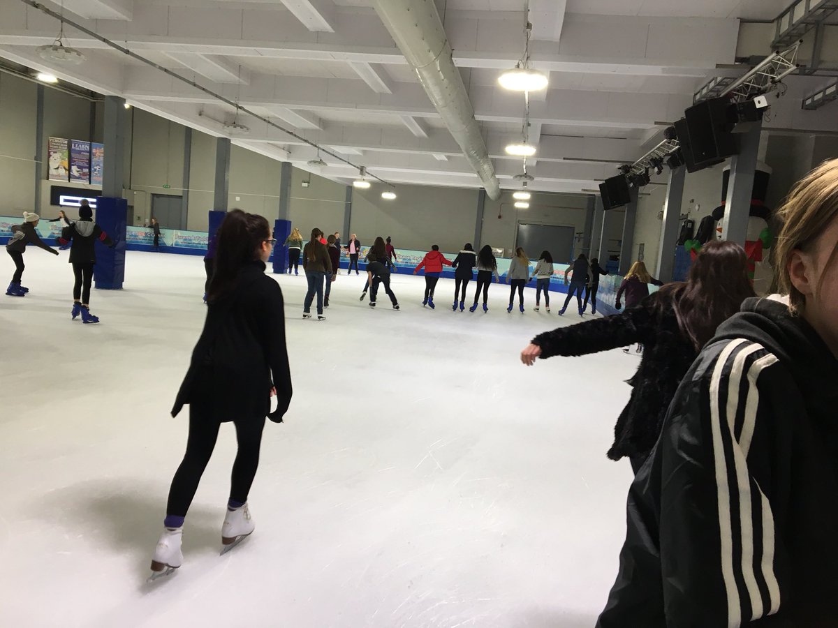 StMarysGXSports's tweet photo. Sixth form enjoying their ice skating trip #IceSkating #SixthFormFun! https://t.co/rMi5m9WyjB