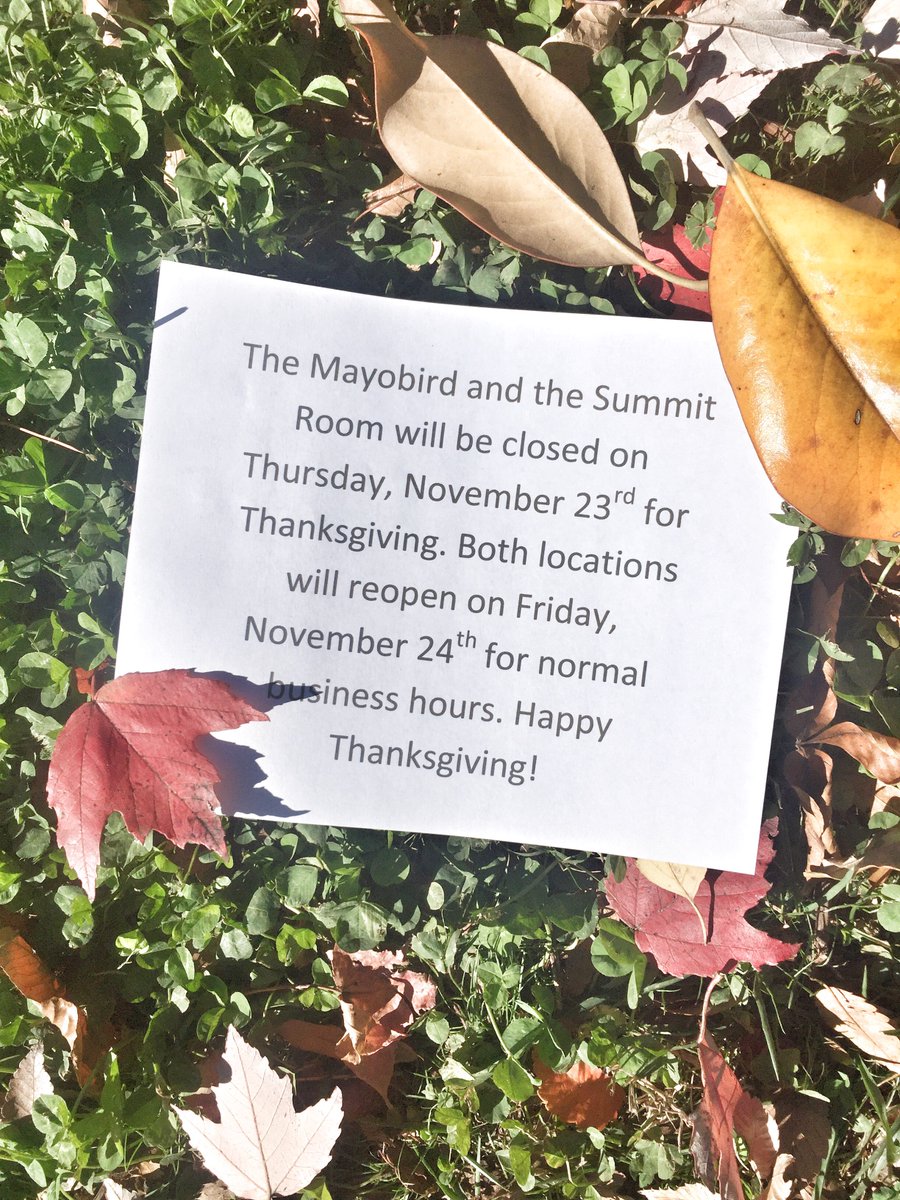 TheSummitRoom's tweet image. Holiday hours: bring family/friends by to see us tonight; we’re closed tomorrow for Thanksgiving! 🍗🍗🍗