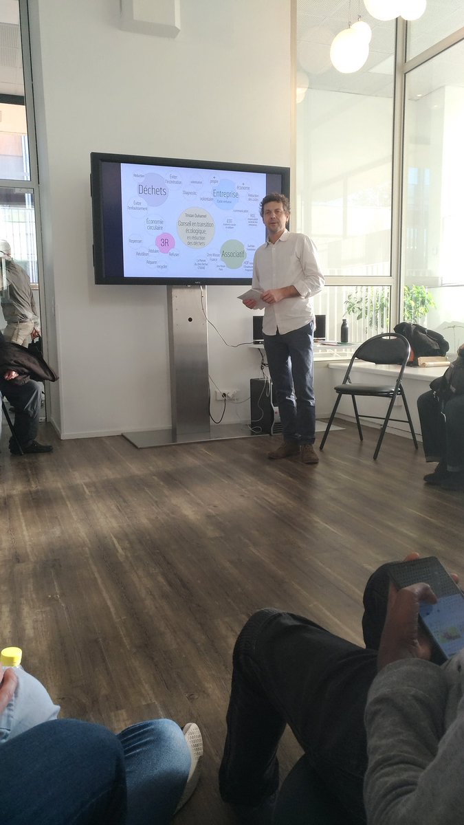 JessicaAwini's tweet photo. Présentation #ateliersgestiondesdechets@UniversiteCergy  @ESS https://t.co/nB9KcZ9MNN