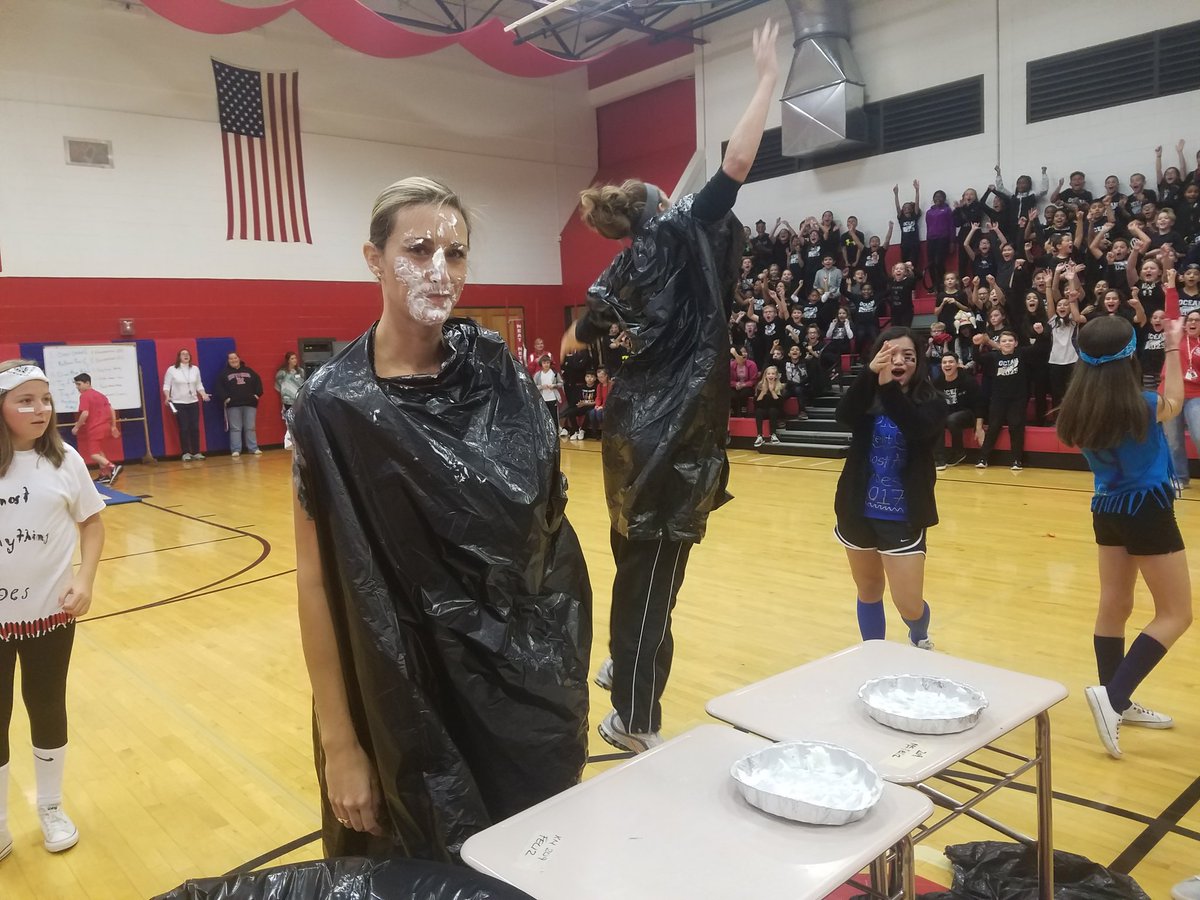 mrsjcoyle44's tweet image. Kreuger defeats Durand in the Pie Eating contest! #thelookofdefeat #pieeatingcontest #almostanythinggoes