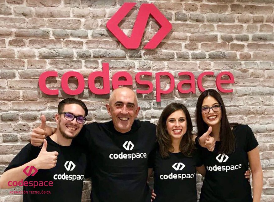CodeSpaceAcade's tweet photo. El mejor #equipo para ofrecerte la mejor #formacióntecnológica. 💻⌨️ ¿Te unes? 💚 #EquipoCodeSpace #CodeSpace #LanzaTuFuturo #Málaga #ProgramaciónWeb #ProgramaTuCarrera https://t.co/PuDXsHmxuN