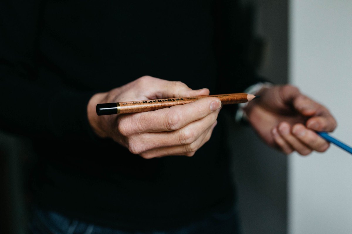 FiascoDesign's tweet image. Great insightful interview with @UWEillustration lecturer @GaryEmbury on reportage illustration. Read more here →

togetherandsunspell.com/creatives/gary…